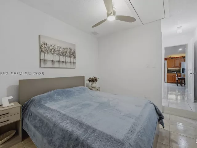 Продажа дома по адресу 8635 SW 15th St - фото 9383043