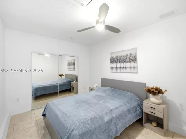 Продажа дома по адресу 8635 SW 15th St - фото 9383044