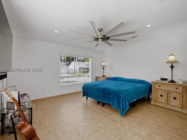 Продажа дома по адресу 8635 SW 15th St - фото 9383047