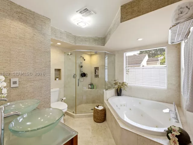 Продажа дома по адресу 8635 SW 15th St - фото 9383053