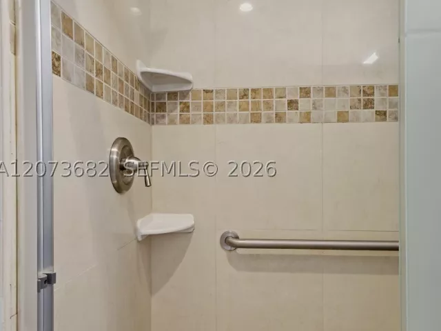 Продажа дома по адресу 8635 SW 15th St - фото 9383054