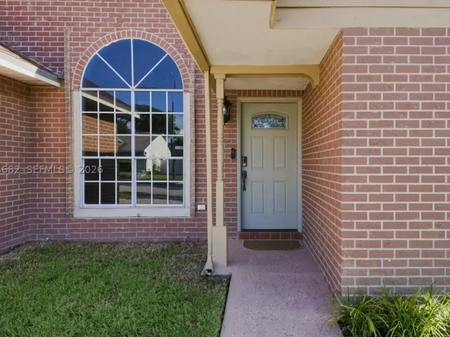 Продажа дома по адресу 8635 SW 15th St - фото 9383033