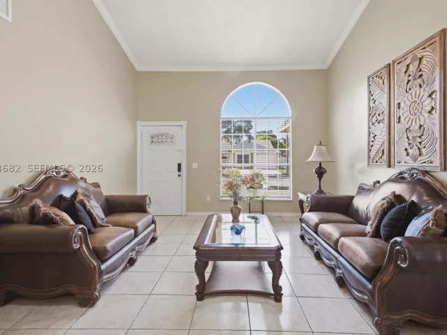 Продажа дома по адресу 8635 SW 15th St - фото 9383036