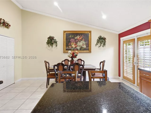 Продажа дома по адресу 8635 SW 15th St - фото 9383037