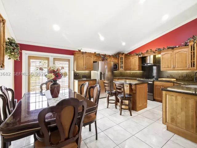 Продажа дома по адресу 8635 SW 15th St - фото 9383038