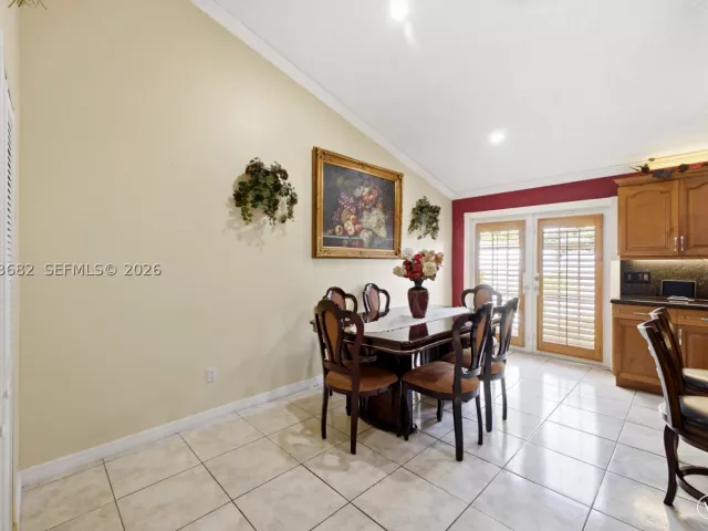 Продажа дома по адресу 8635 SW 15th St - фото 9383039