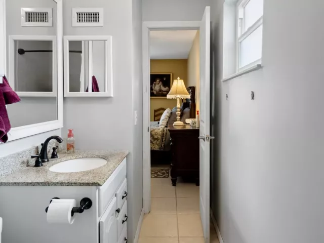 Продажа дома по адресу 8621 NW 3RD Street - фото 9382030