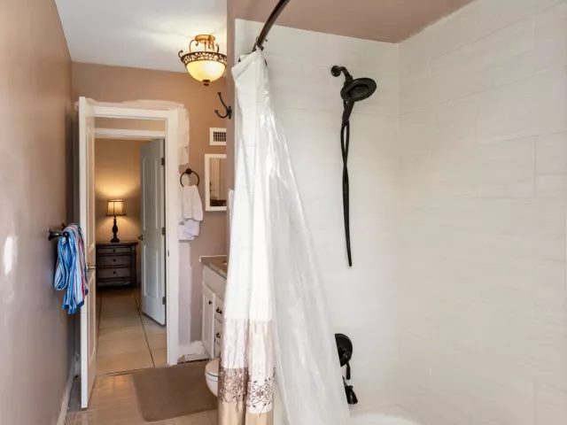Продажа дома по адресу 8621 NW 3RD Street - фото 9382036