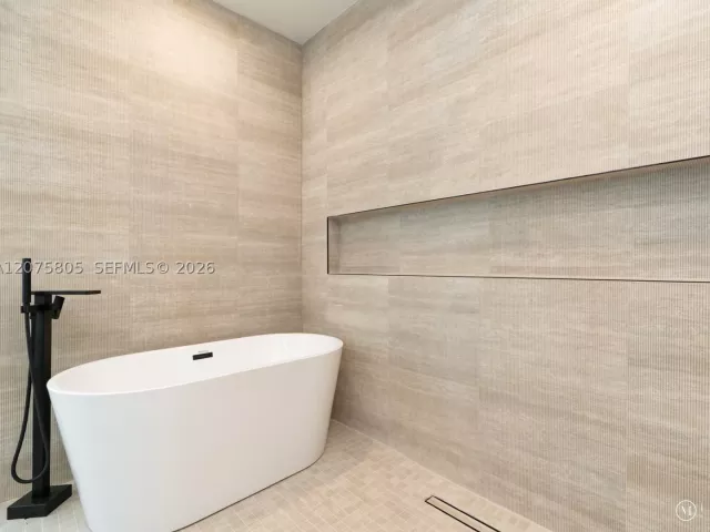 Продажа дома по адресу 1701 SW 23rd St - фото 9383982