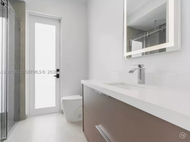 Продажа дома по адресу 1701 SW 23rd St - фото 9383988