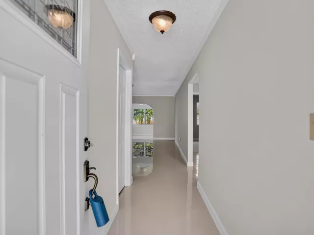 Продажа дома по адресу 702 PLACE TAVANT - фото 9382222