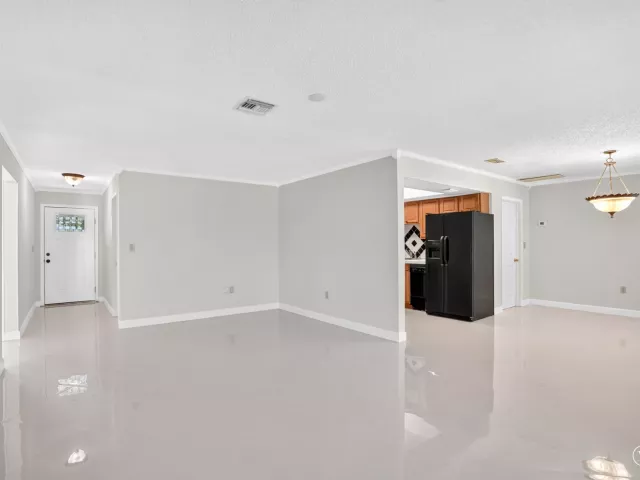 Продажа дома по адресу 702 PLACE TAVANT - фото 9382226