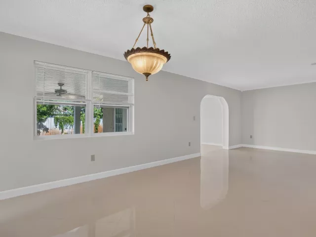 Продажа дома по адресу 702 PLACE TAVANT - фото 9382228