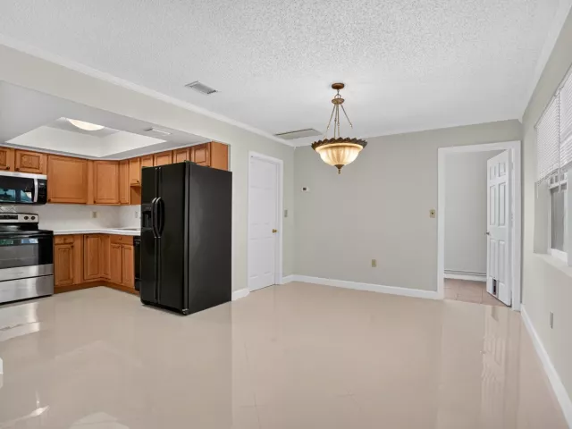 Продажа дома по адресу 702 PLACE TAVANT - фото 9382229
