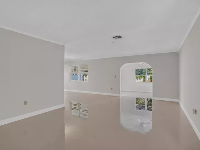 Продажа дома по адресу 702 PLACE TAVANT - фото 9382231