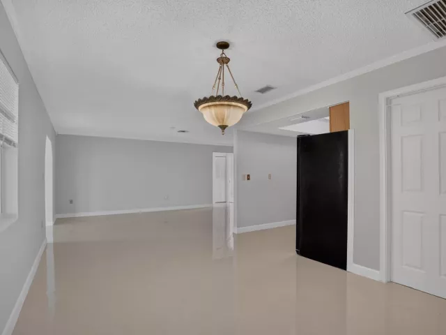 Продажа дома по адресу 702 PLACE TAVANT - фото 9382232