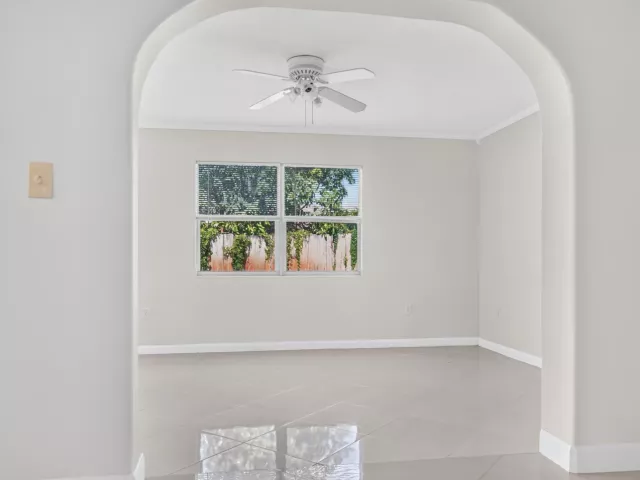 Продажа дома по адресу 702 PLACE TAVANT - фото 9382233