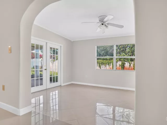 Продажа дома по адресу 702 PLACE TAVANT - фото 9382234