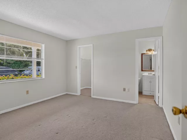 Продажа дома по адресу 702 PLACE TAVANT - фото 9382239