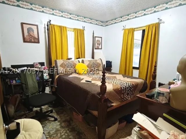 Продажа дома по адресу 8210 NW 34th Ave - фото 9389523