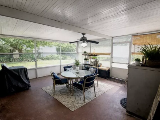 Продажа дома по адресу 8210 NW 34th Ave - фото 9389524