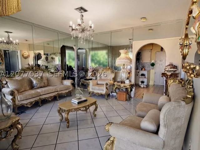 Продажа дома по адресу 8210 NW 34th Ave - фото 9389513