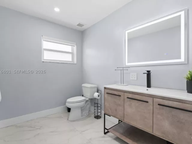 Продажа дома по адресу 1617 SW 17th Ave - фото 9384005