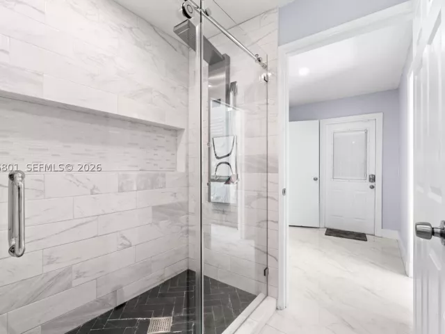 Продажа дома по адресу 1617 SW 17th Ave - фото 9384006