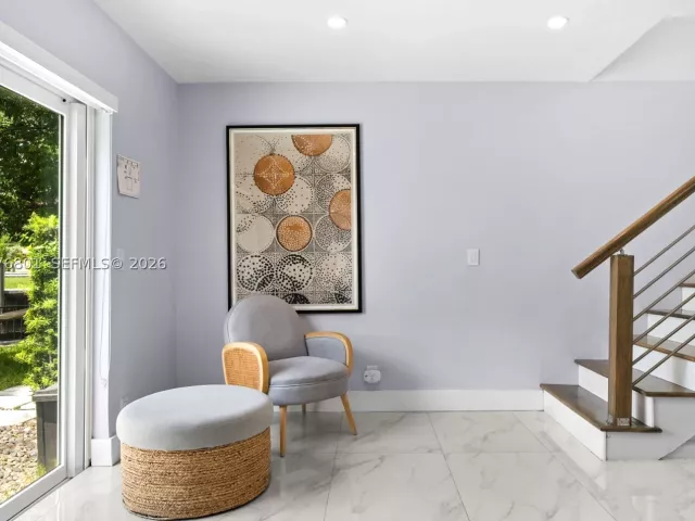 Продажа дома по адресу 1617 SW 17th Ave - фото 9384007