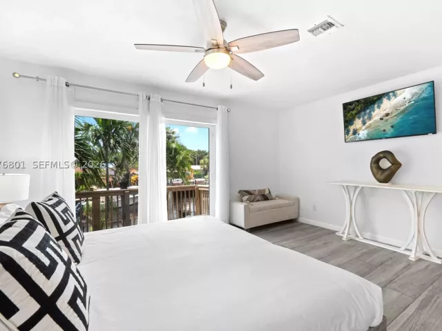 Продажа дома по адресу 1617 SW 17th Ave - фото 9384010