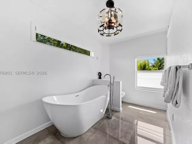Продажа дома по адресу 1617 SW 17th Ave - фото 9384012