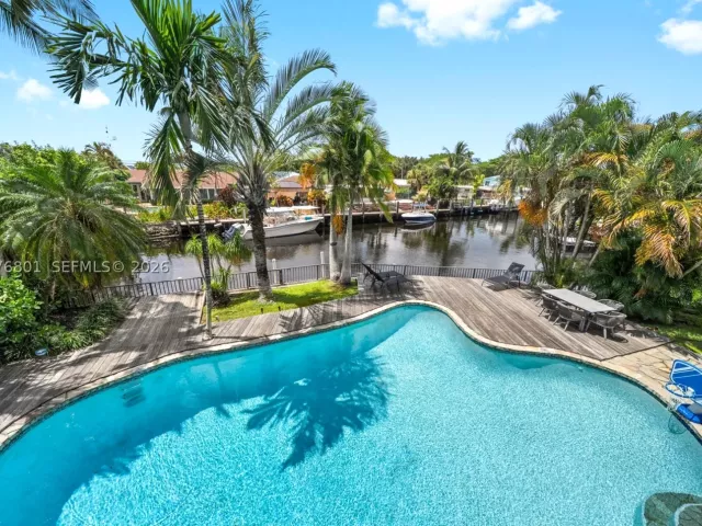 Продажа дома по адресу 1617 SW 17th Ave - фото 9384015