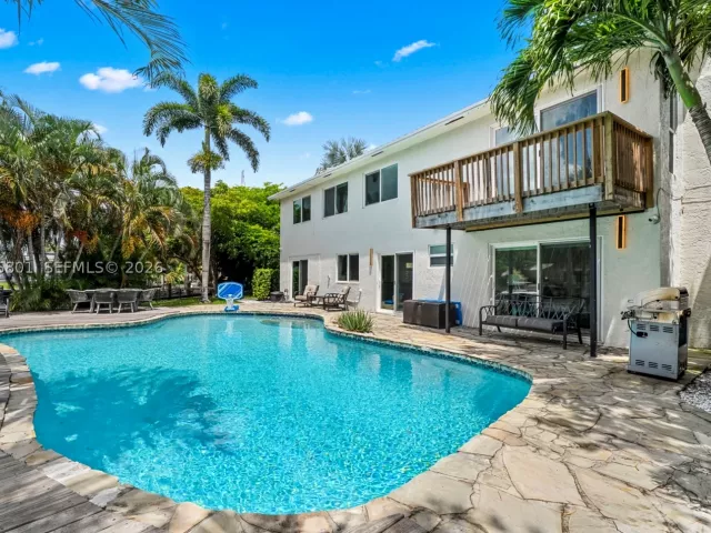 Продажа дома по адресу 1617 SW 17th Ave - фото 9384022