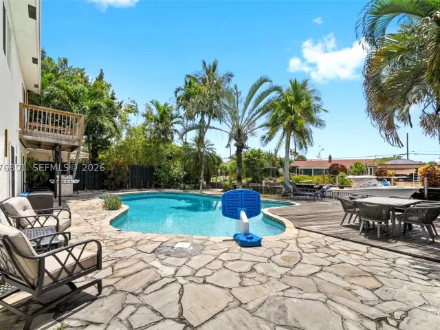 Продажа дома по адресу 1617 SW 17th Ave - фото 9384023