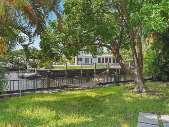 Продажа дома по адресу 1617 SW 17th Ave - фото 9384025
