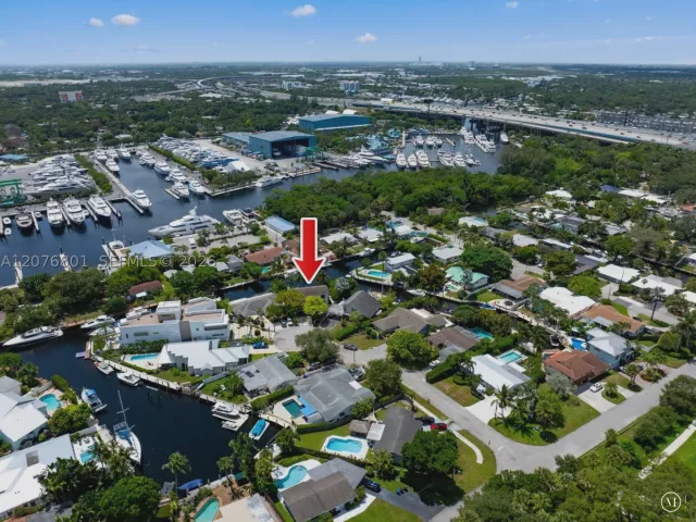 Продажа дома по адресу 1617 SW 17th Ave - фото 9384033