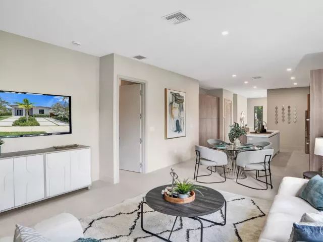 Продажа дома по адресу 1140 SE 6TH Terrace - фото 9382488