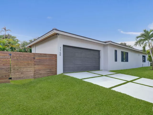 Продажа дома по адресу 1140 SE 6TH Terrace - фото 9382464