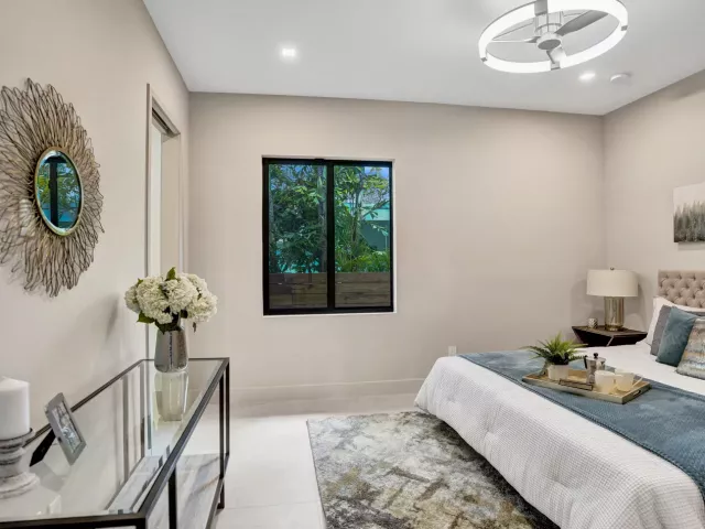 Продажа дома по адресу 1140 SE 6TH Terrace - фото 9382492