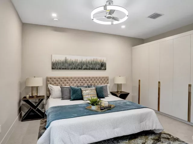 Продажа дома по адресу 1140 SE 6TH Terrace - фото 9382496
