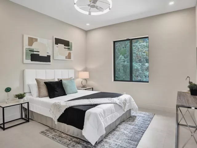 Продажа дома по адресу 1140 SE 6TH Terrace - фото 9382502