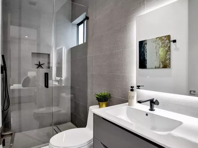Продажа дома по адресу 1140 SE 6TH Terrace - фото 9382505