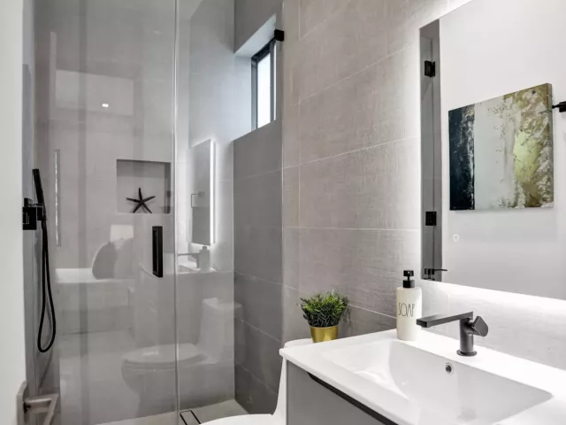 Продажа дома по адресу 1140 SE 6TH Terrace - фото 9382506
