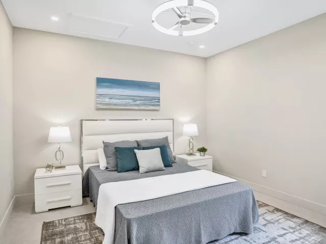 Продажа дома по адресу 1140 SE 6TH Terrace - фото 9382507
