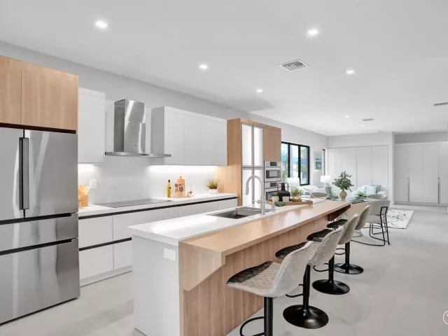 Продажа дома по адресу 1140 SE 6TH Terrace - фото 9382466