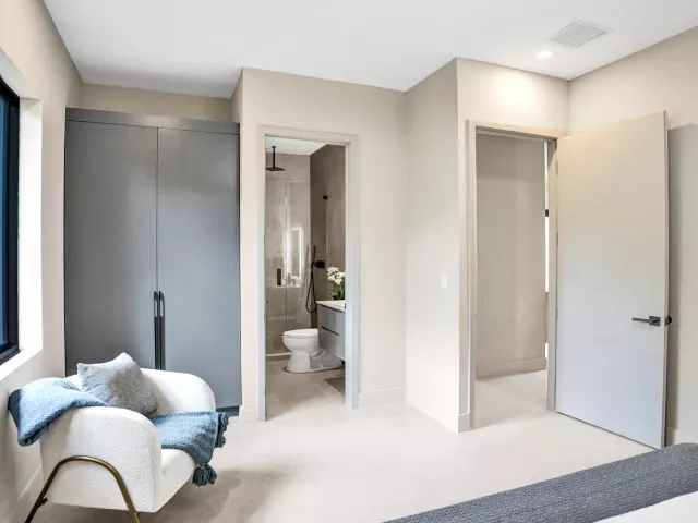 Продажа дома по адресу 1140 SE 6TH Terrace - фото 9382511