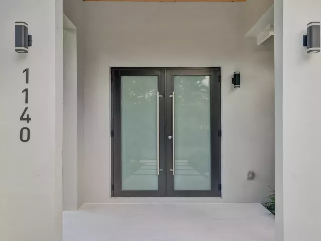Продажа дома по адресу 1140 SE 6TH Terrace - фото 9382518