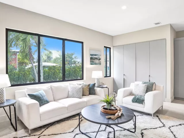 Продажа дома по адресу 1140 SE 6TH Terrace - фото 9382467