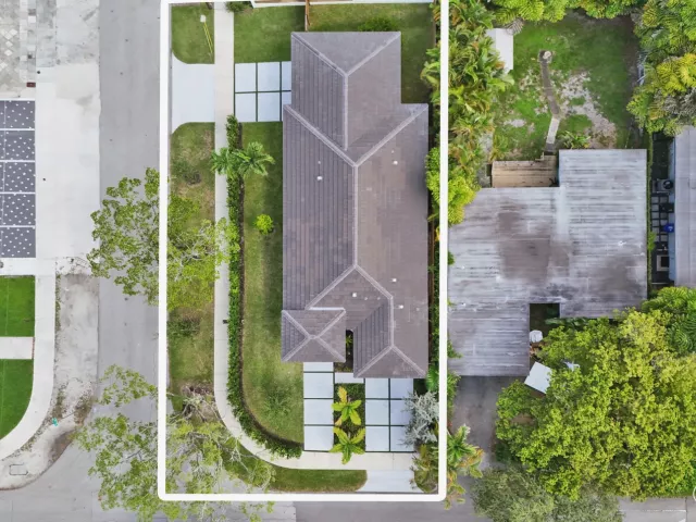 Продажа дома по адресу 1140 SE 6TH Terrace - фото 9382522