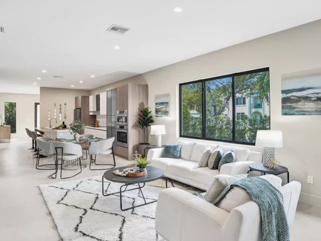Продажа дома по адресу 1140 SE 6TH Terrace - фото 9382468